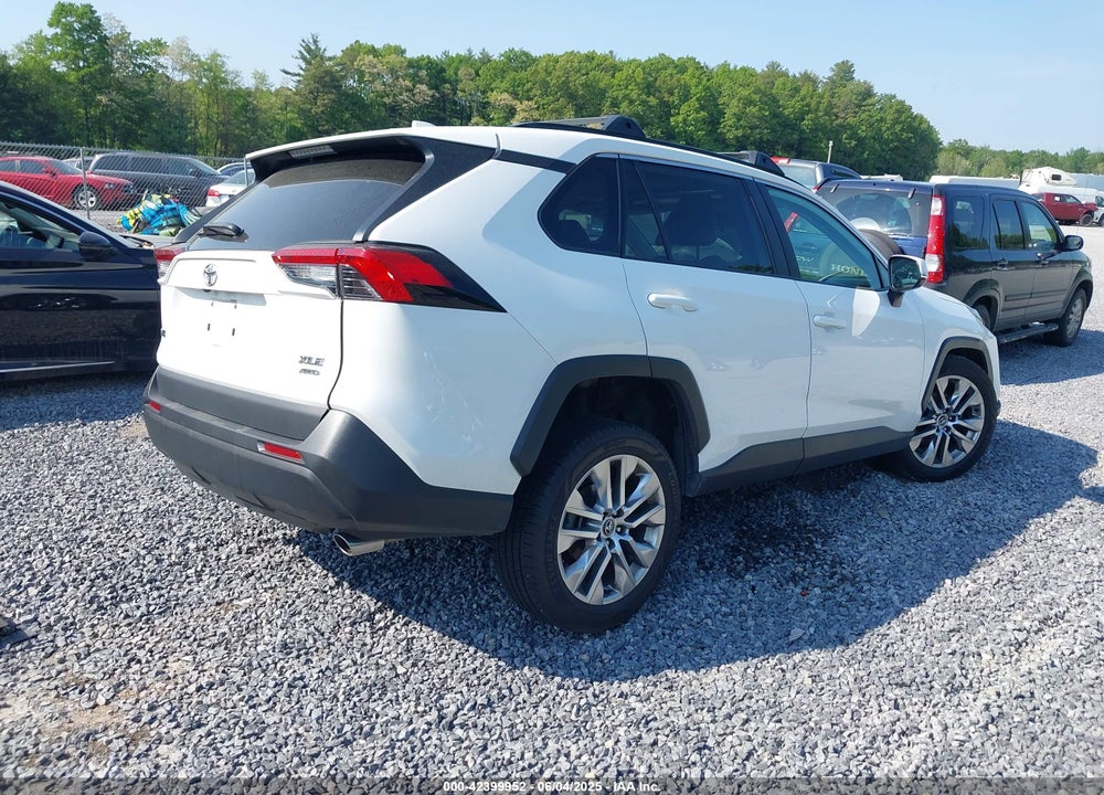 2020 TOYOTA RAV4 VIN: 2T3A1RFV8LW119570