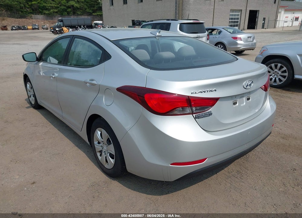 2016 HYUNDAI ELANTRA VIN: 5NPDH4AE0GH685707
