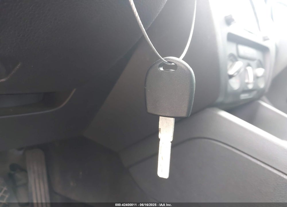 2013 VOLKSWAGEN JETTA VIN: 3VWDP7AJ0DM365243