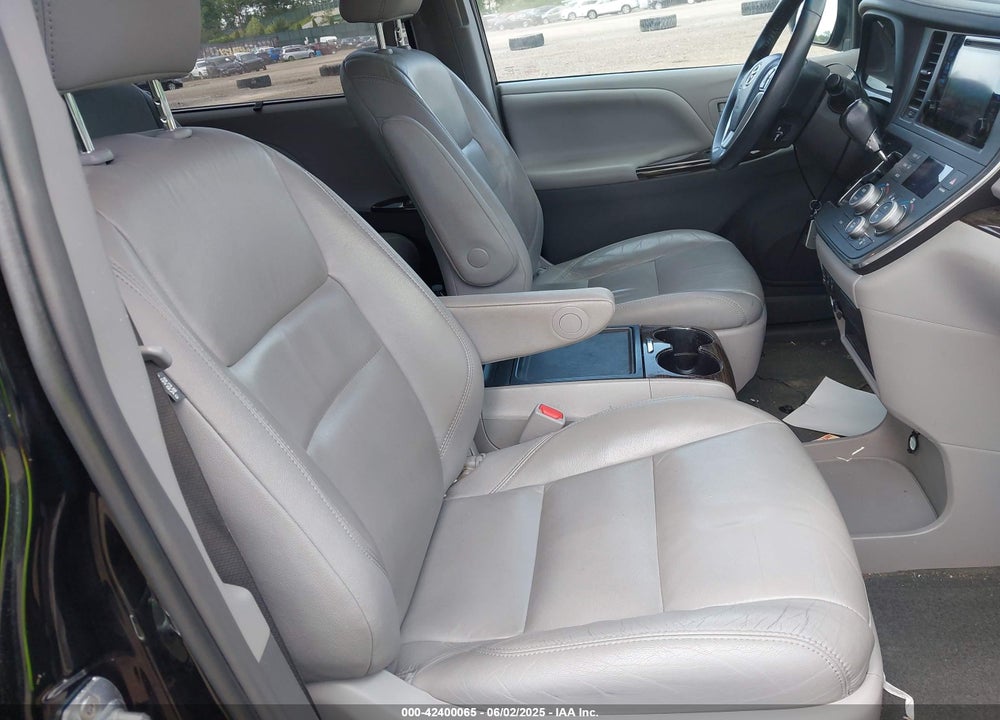2017 TOYOTA SIENNA VIN: 5TDYZ3DC2HS766478