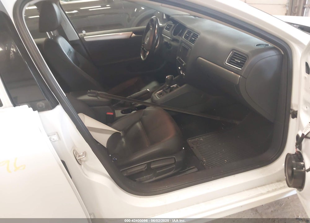 2017 VOLKSWAGEN JETTA VIN: 3VWDB7AJ5HM257527