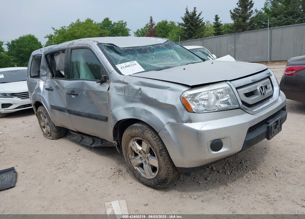 2011 HONDA PILOT LX VIN: 5FNYF4H22BB021435