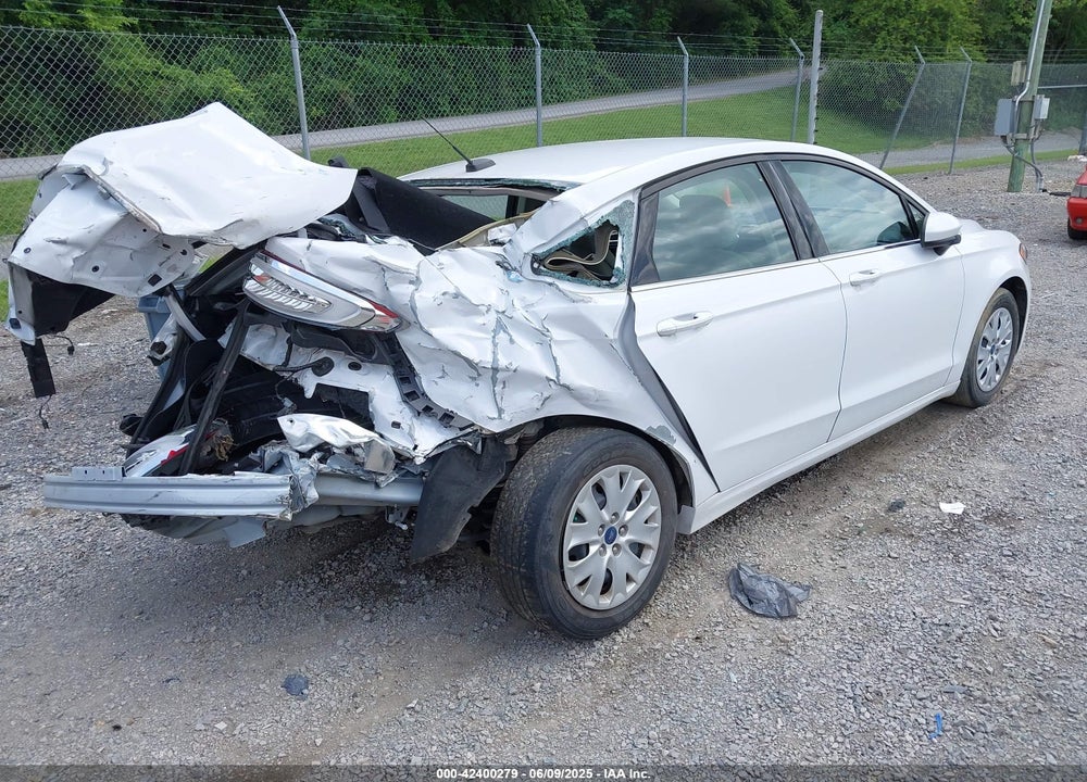 2019 FORD FUSION VIN: 3FA6P0G74KR102497