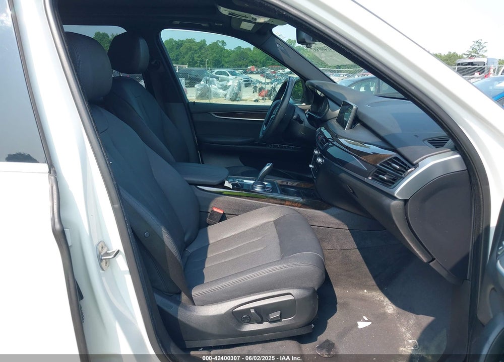 2017 BMW X5 VIN: 5UXKR2C56H0U20115