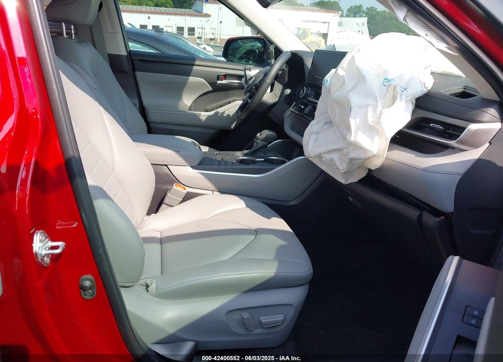 2024 TOYOTA HIGHLANDER VIN: 5TDKDRAHXRS548099