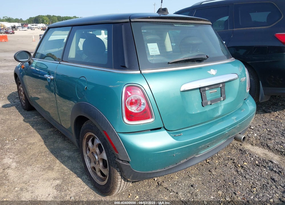 2012 MINI COOPER VIN: WMWSU3C58CT185467
