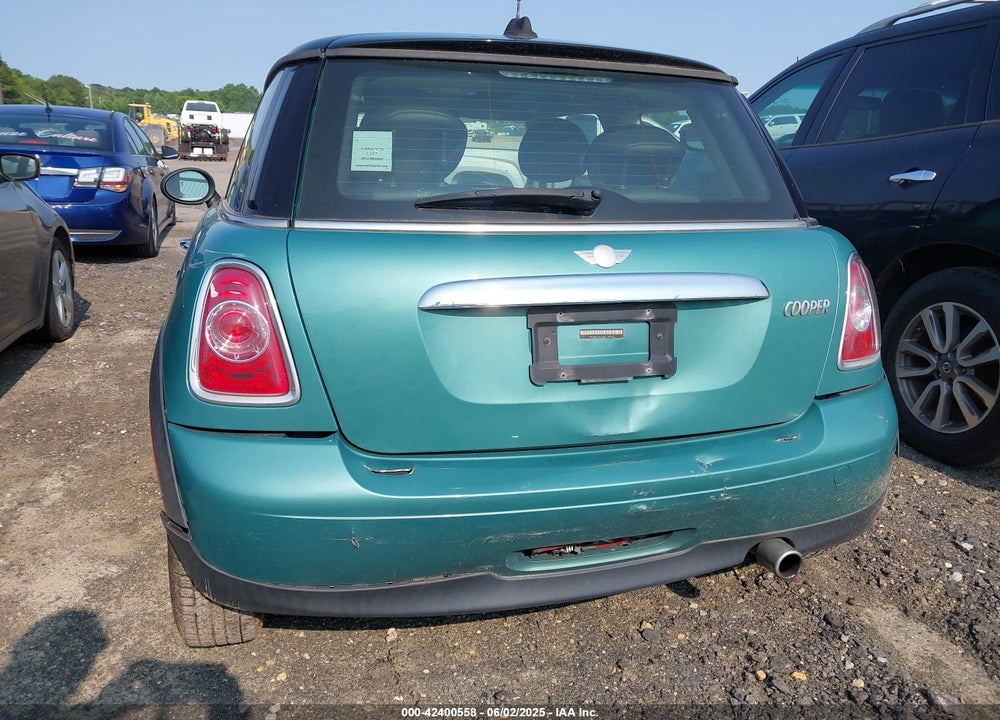 2012 MINI COOPER VIN: WMWSU3C58CT185467