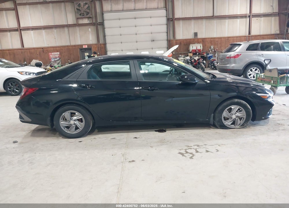 2024 HYUNDAI ELANTRA VIN: KMHLL4DG0RU813925
