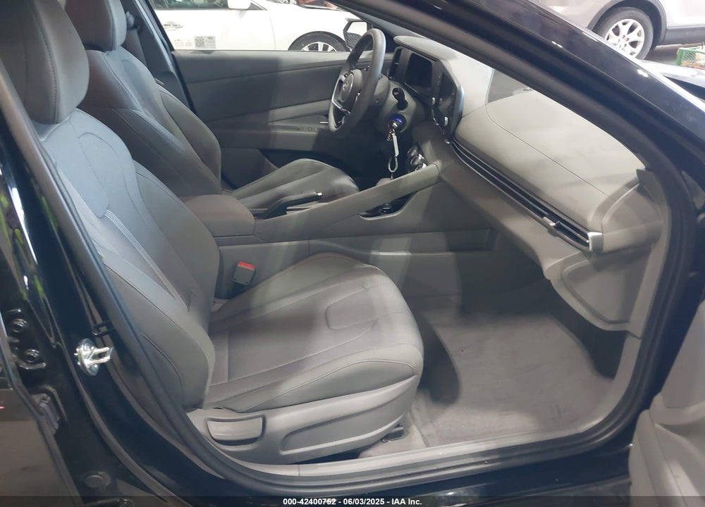 2024 HYUNDAI ELANTRA VIN: KMHLL4DG0RU813925