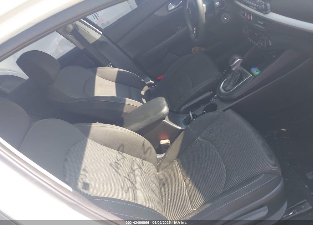 2019 KIA FORTE VIN: 3KPF24AD5KE136616
