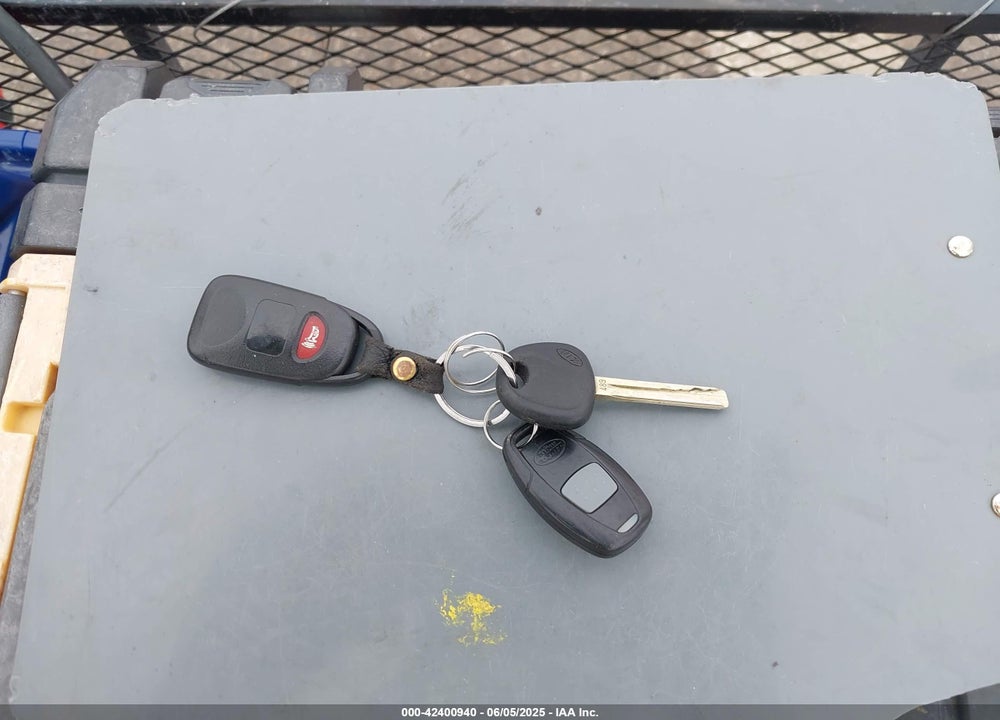 2011 KIA SORENTO VIN: 5XYKT3A19BG131062
