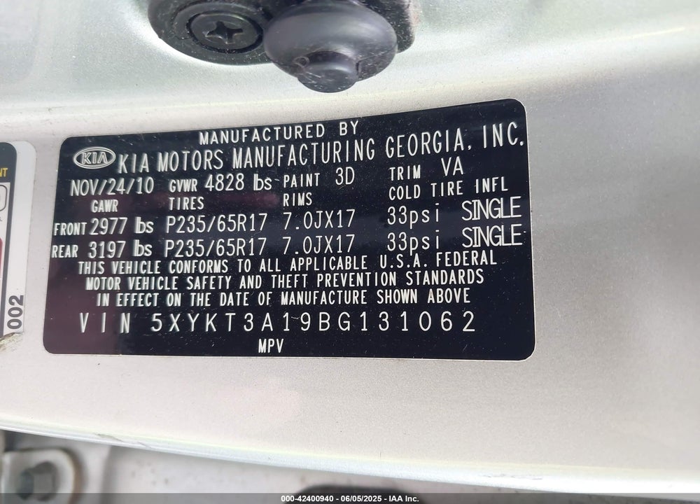 2011 KIA SORENTO VIN: 5XYKT3A19BG131062