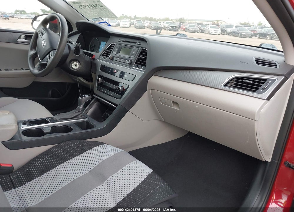 2017 HYUNDAI SONATA VIN: 5NPE24AF4HH521666