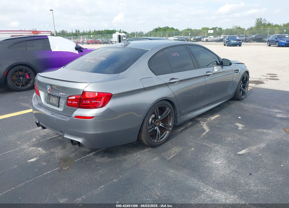 2013 BMW M5 VIN: WBSFV9C53DD095989