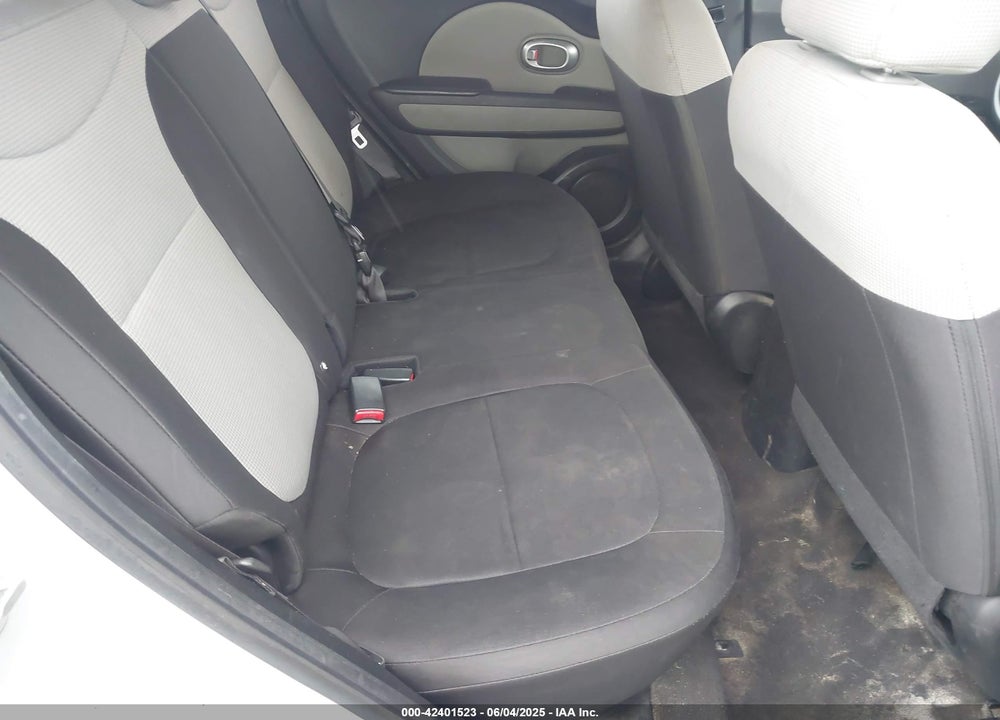 2015 KIA SOUL VIN: KNDJN2A27F7804054
