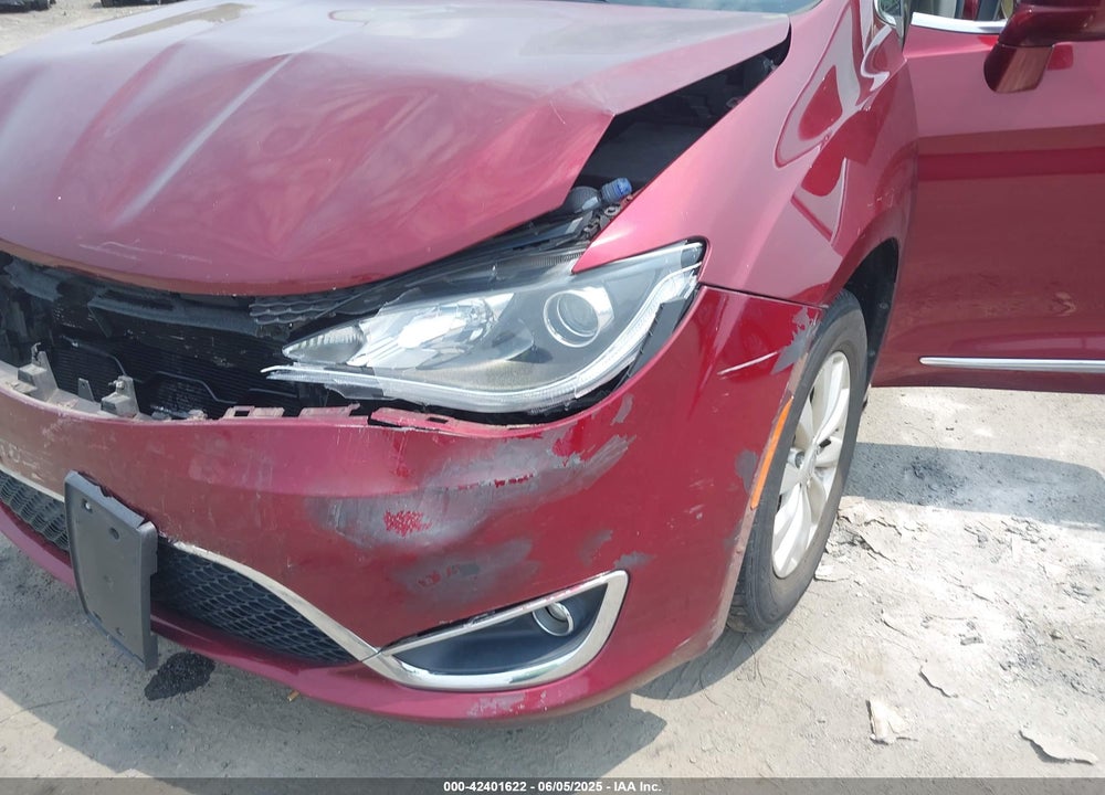 2018 CHRYSLER PACIFICA TOURING L VIN: 2C4RC1BG8JR178101