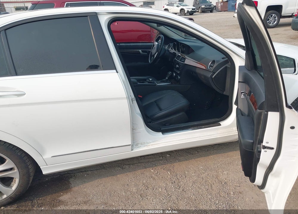 2014 MERCEDES-BENZ C CLASS VIN: WDDGF4HB3ER303650