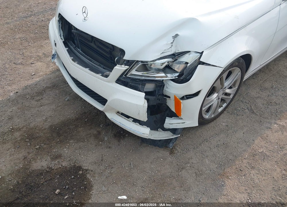 2014 MERCEDES-BENZ C CLASS VIN: WDDGF4HB3ER303650