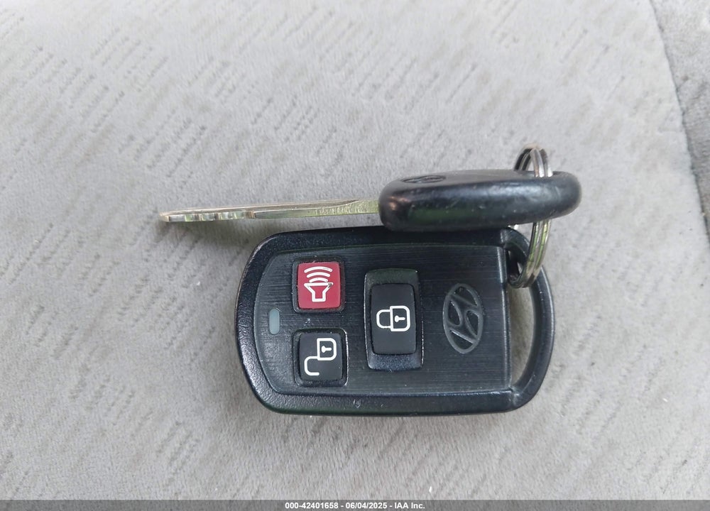 2005 HYUNDAI ELANTRA GLS/GT VIN: KMHDN46D05U126262