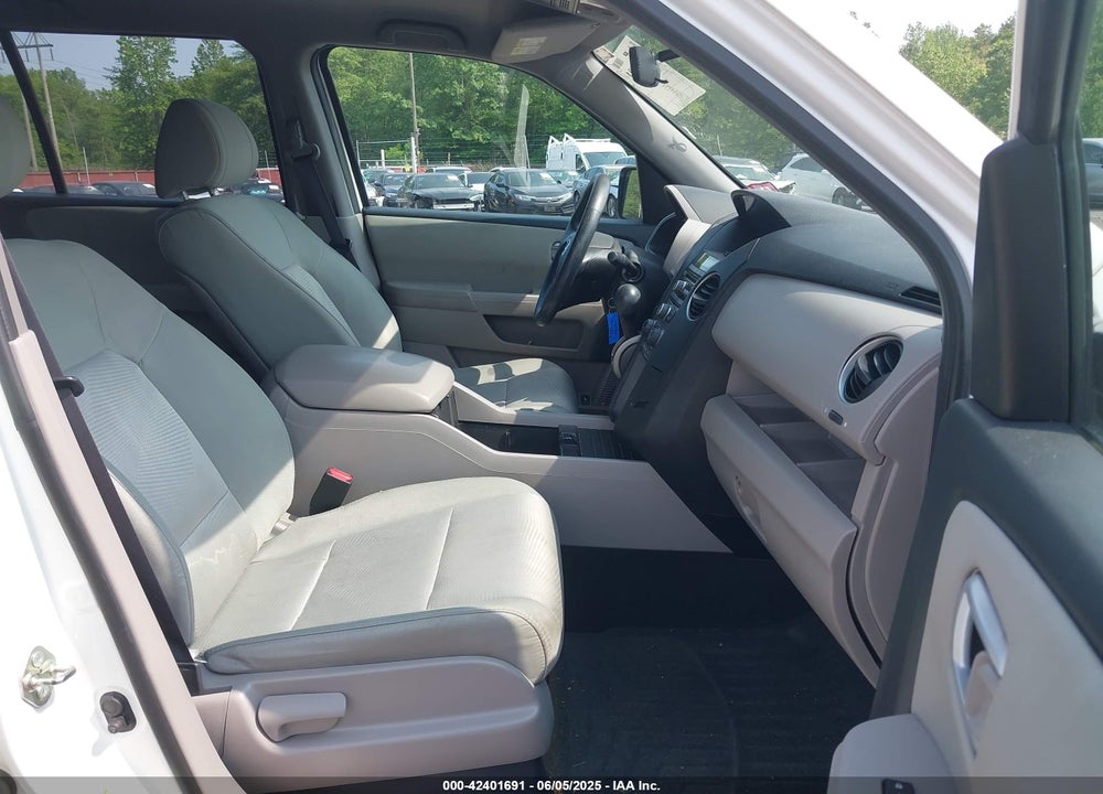 2015 HONDA PILOT VIN: 5FNYF4H26FB050250