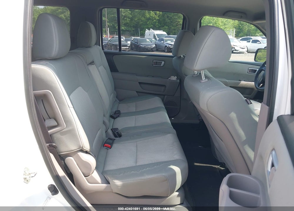 2015 HONDA PILOT VIN: 5FNYF4H26FB050250