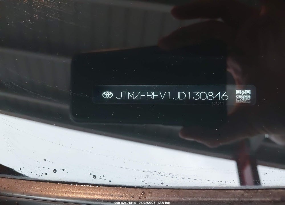 2018 TOYOTA RAV4 VIN: JTMZFREV1JD130846