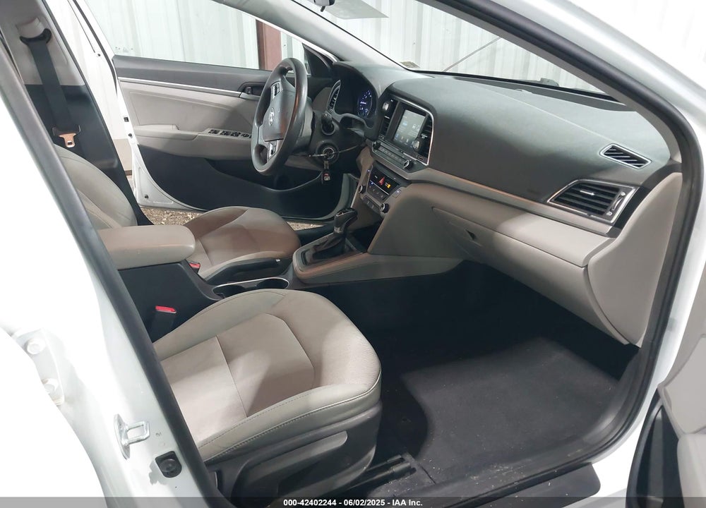 2017 HYUNDAI ELANTRA SE VIN: 5NPD84LF6HH054211