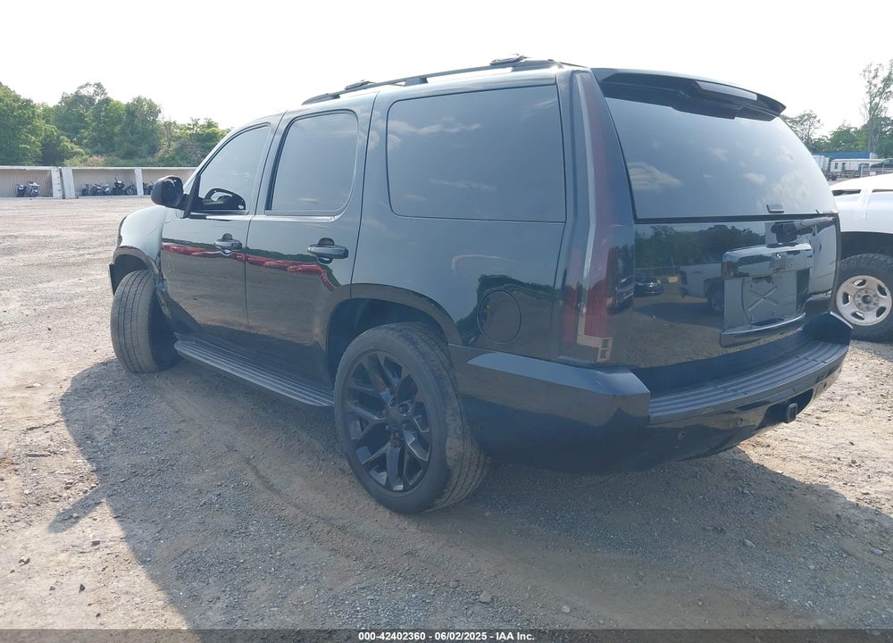 2011 CHEVROLET TAHOE VIN: 1GNSKBE03BR320118