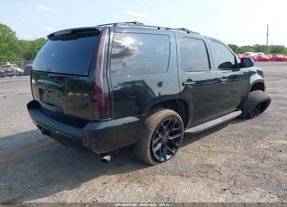 2011 CHEVROLET TAHOE VIN: 1GNSKBE03BR320118
