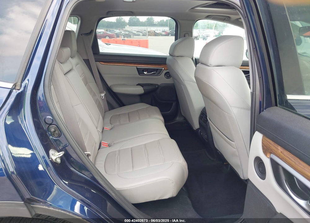 2017 HONDA CR-V VIN: 7FARW1H87HE027980