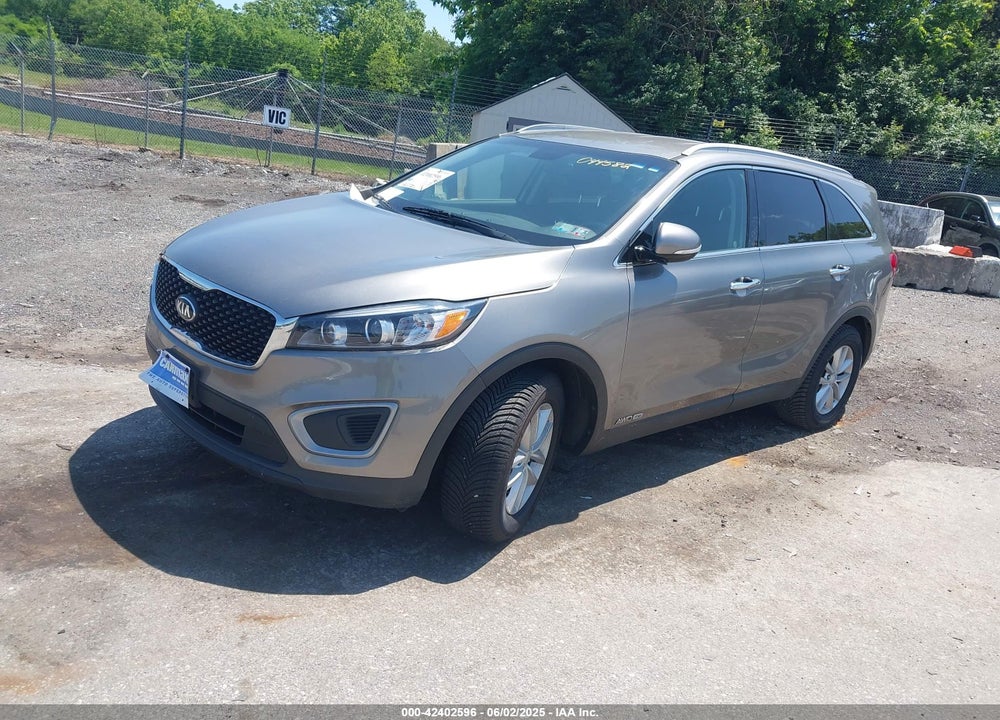 2016 KIA SORENTO VIN: 5XYPGDA52GG044582