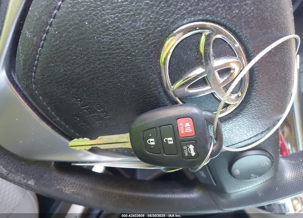 2015 TOYOTA COROLLA LE VIN: 5YFBURHE2FP181327