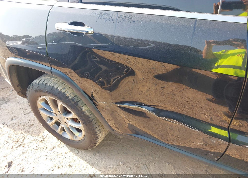 2015 JEEP GRAND CHEROKEE VIN: 1C4RJFBG4FC748114