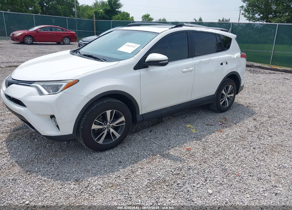 2018 TOYOTA RAV4 XLE VIN: 2T3WFREV0JW424275