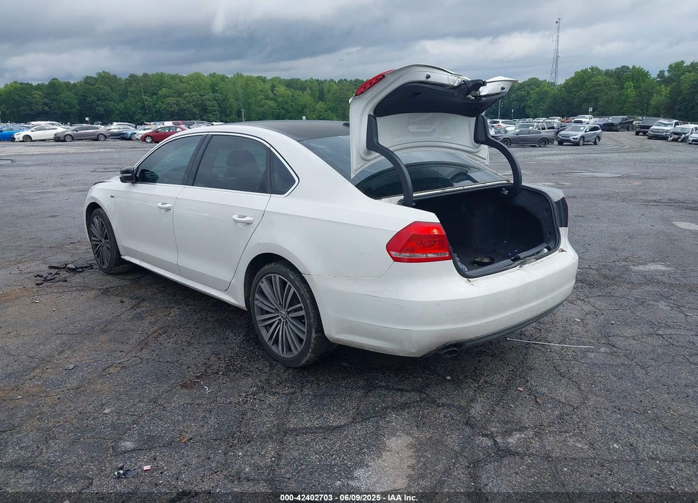 2015 VOLKSWAGEN PASSAT VIN: 1VWBT7A34FC014716