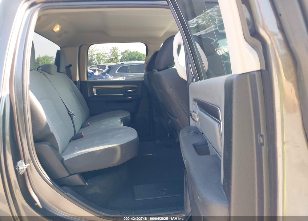 2021 RAM 1500 CLASSIC VIN: 1C6RR7LG4MS535767