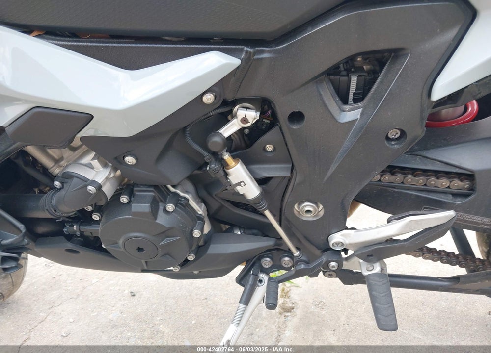 2020 BMW S 1000 XR VIN: WB10E4308LZJ83665