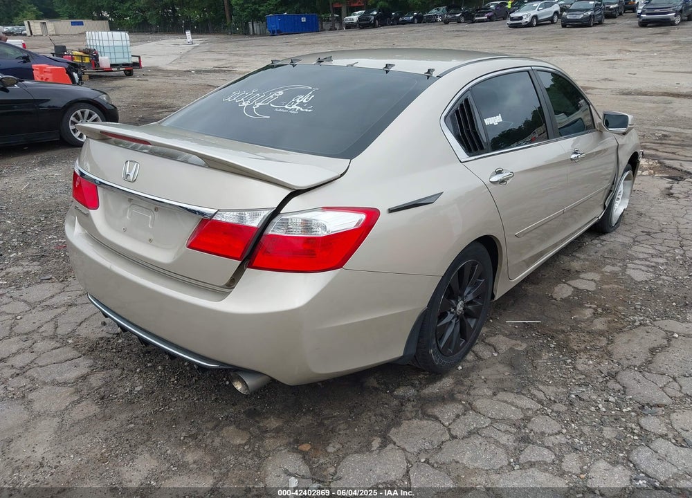 2013 HONDA ACCORD VIN: 1HGCR2F7XDA008093