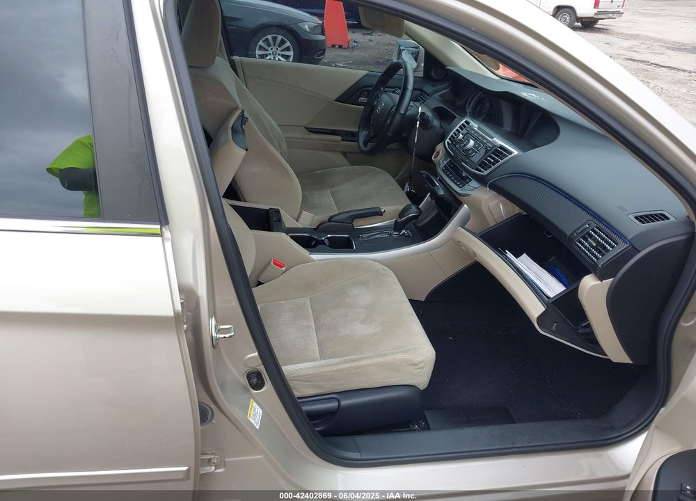 2013 HONDA ACCORD VIN: 1HGCR2F7XDA008093