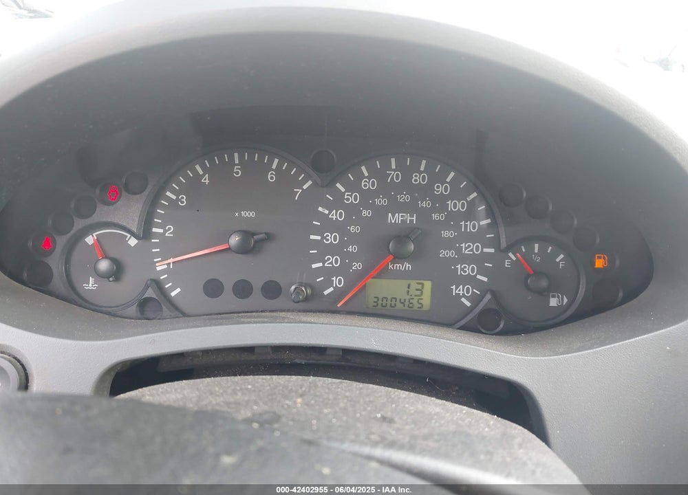 2005 FORD FOCUS ZX4 VIN: 1FAFP34N05W205891