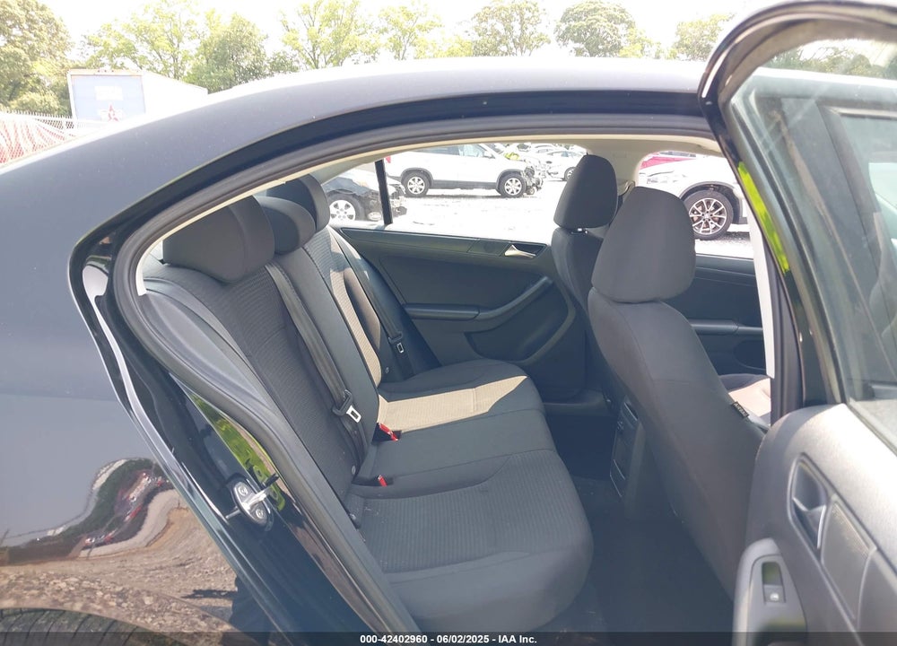 2015 VOLKSWAGEN JETTA VIN: 3VW2K7AJ5FM269102