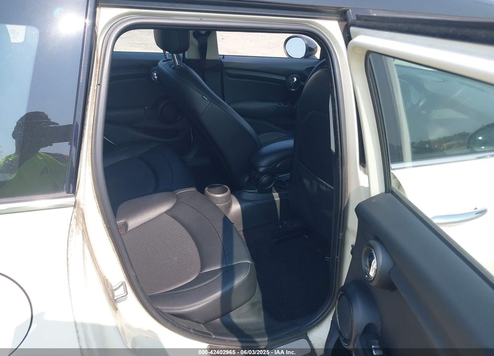 2015 MINI HARDTOP VIN: WMWXS5C5XFT827330