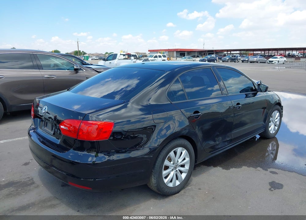 2014 VOLKSWAGEN JETTA 2.0L S VIN: 3VW2K7AJ8EM444456