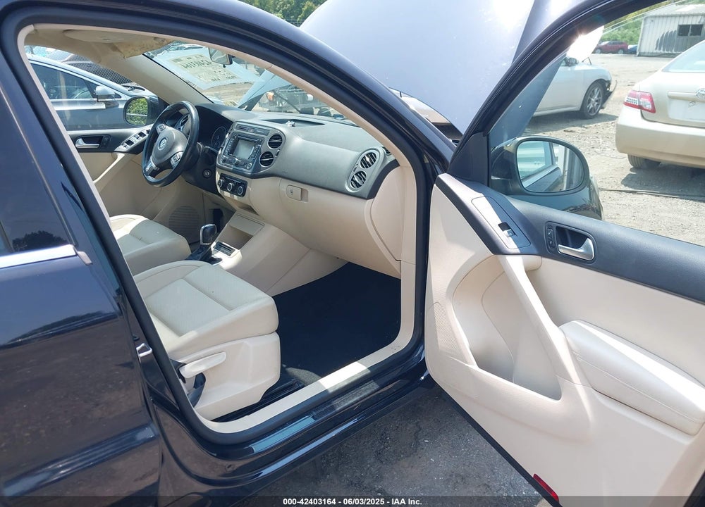 2012 VOLKSWAGEN TIGUAN SE VIN: WVGBV7AX1CW548133