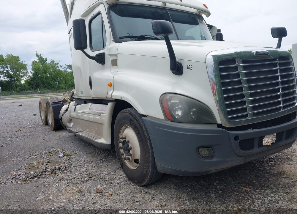 2014 FREIGHTLINER CASCADIA 125 --- VIN: 3AKJGLD6XESFN6192