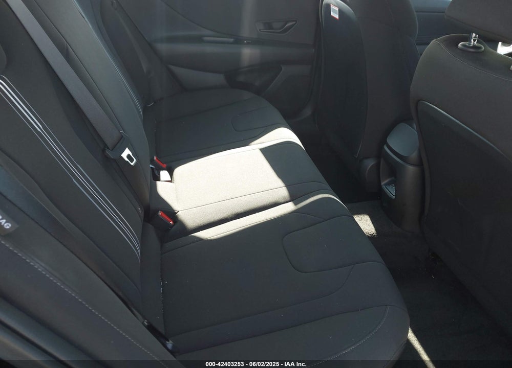 2025 HYUNDAI ELANTRA VIN: KMHLM4DG6SU933151