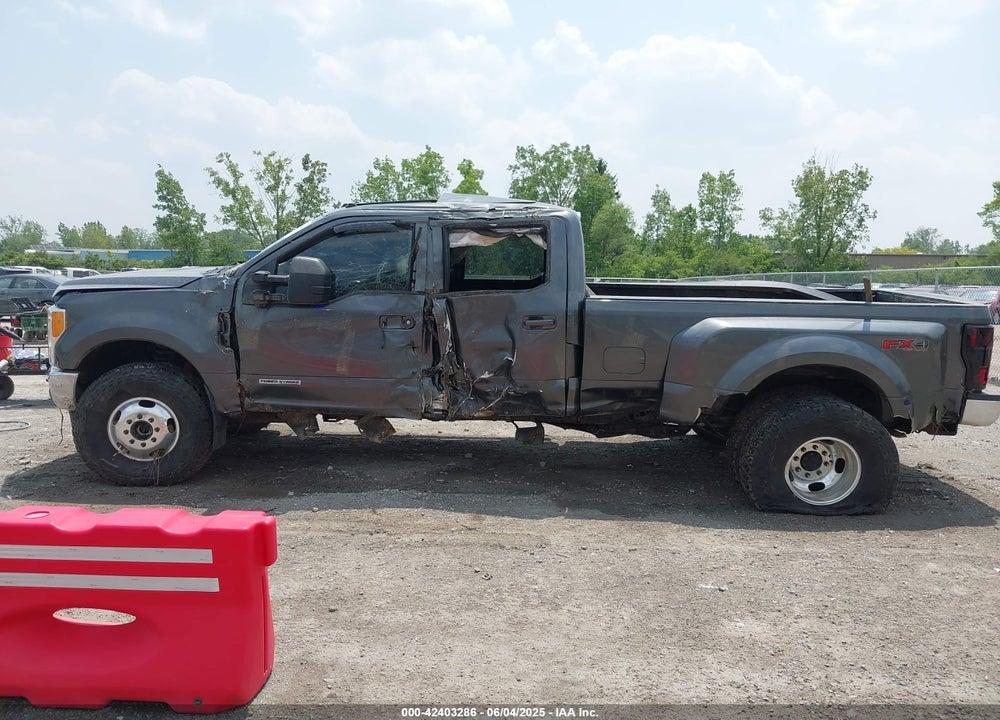 2017 FORD F-350 LARIAT VIN: 1FT8W3DT5HEE00495