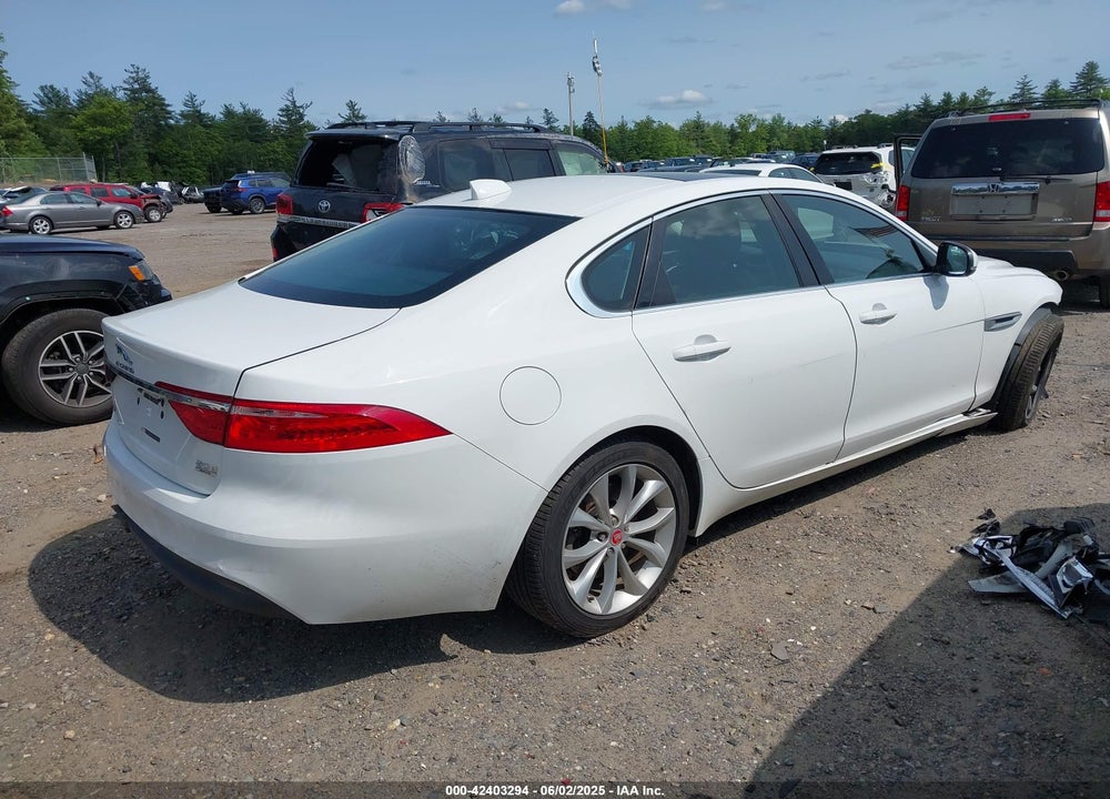 2017 JAGUAR XF 20D PREMIUM VIN: SAJBJ4BN3HCY35057