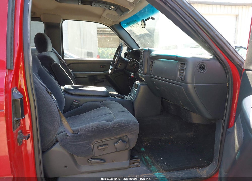 2001 CHEVROLET SILVERADO 1500 LS VIN: 2GCEK19T211181871