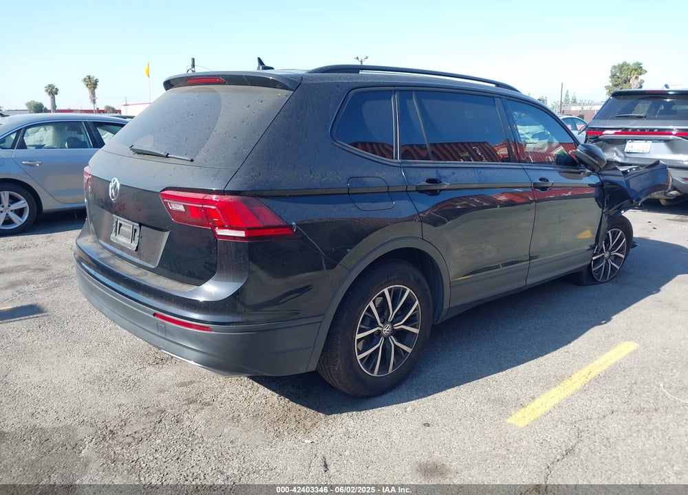 2021 VOLKSWAGEN TIGUAN VIN: 3VV1B7AX2MM142289